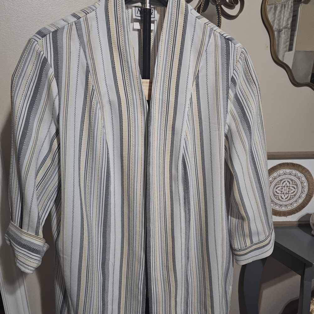 Elegant Striped Women's Blazer - Picture 10 of 10